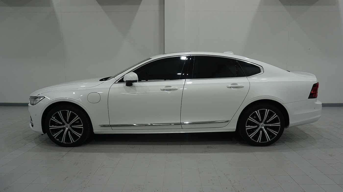 Volvo  Recharge Ultimate T8 Plug-in Hybrid Bright (460hp)