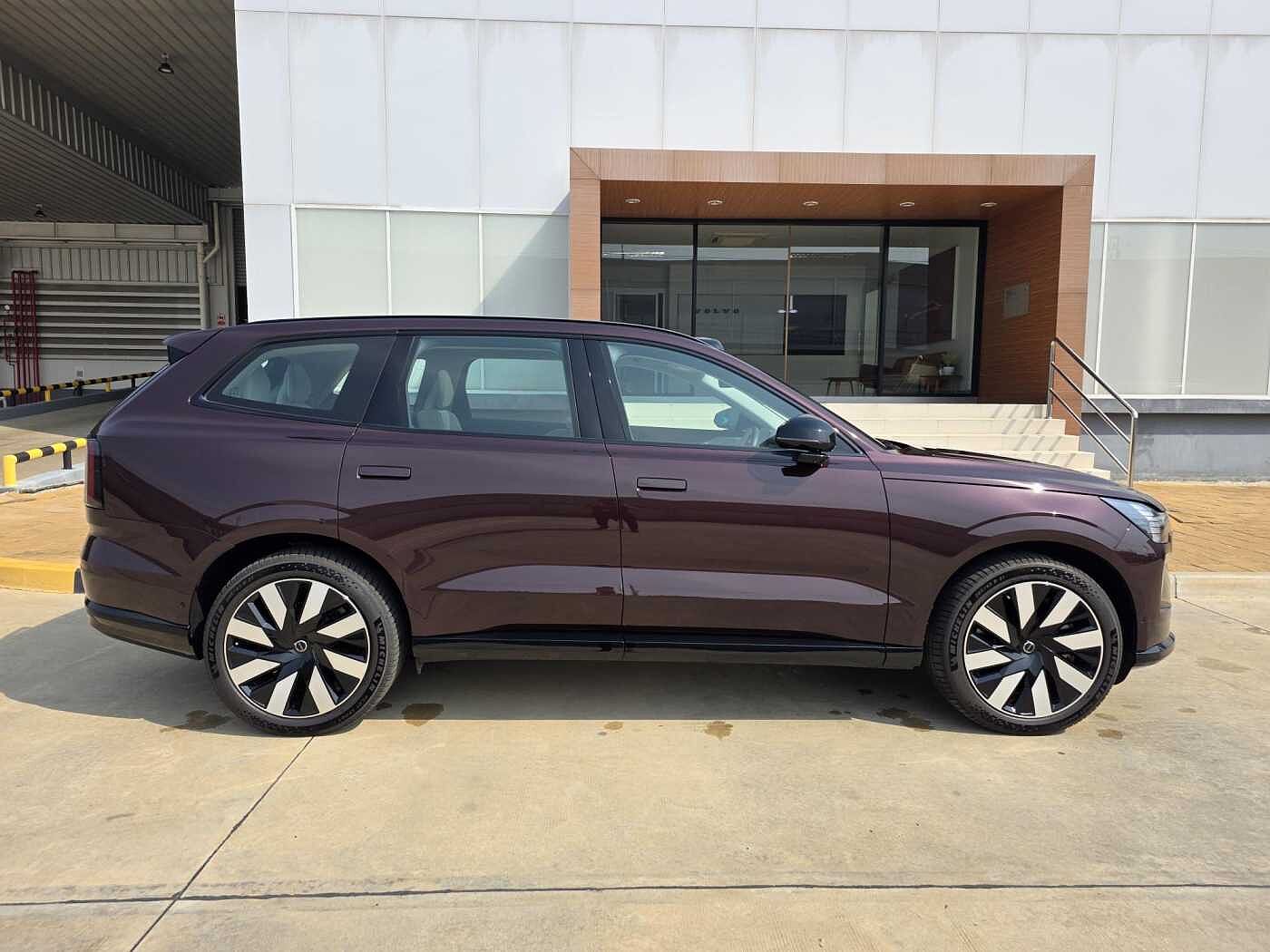 Volvo  Ultra - Twin Performance 6 seats (MY25)