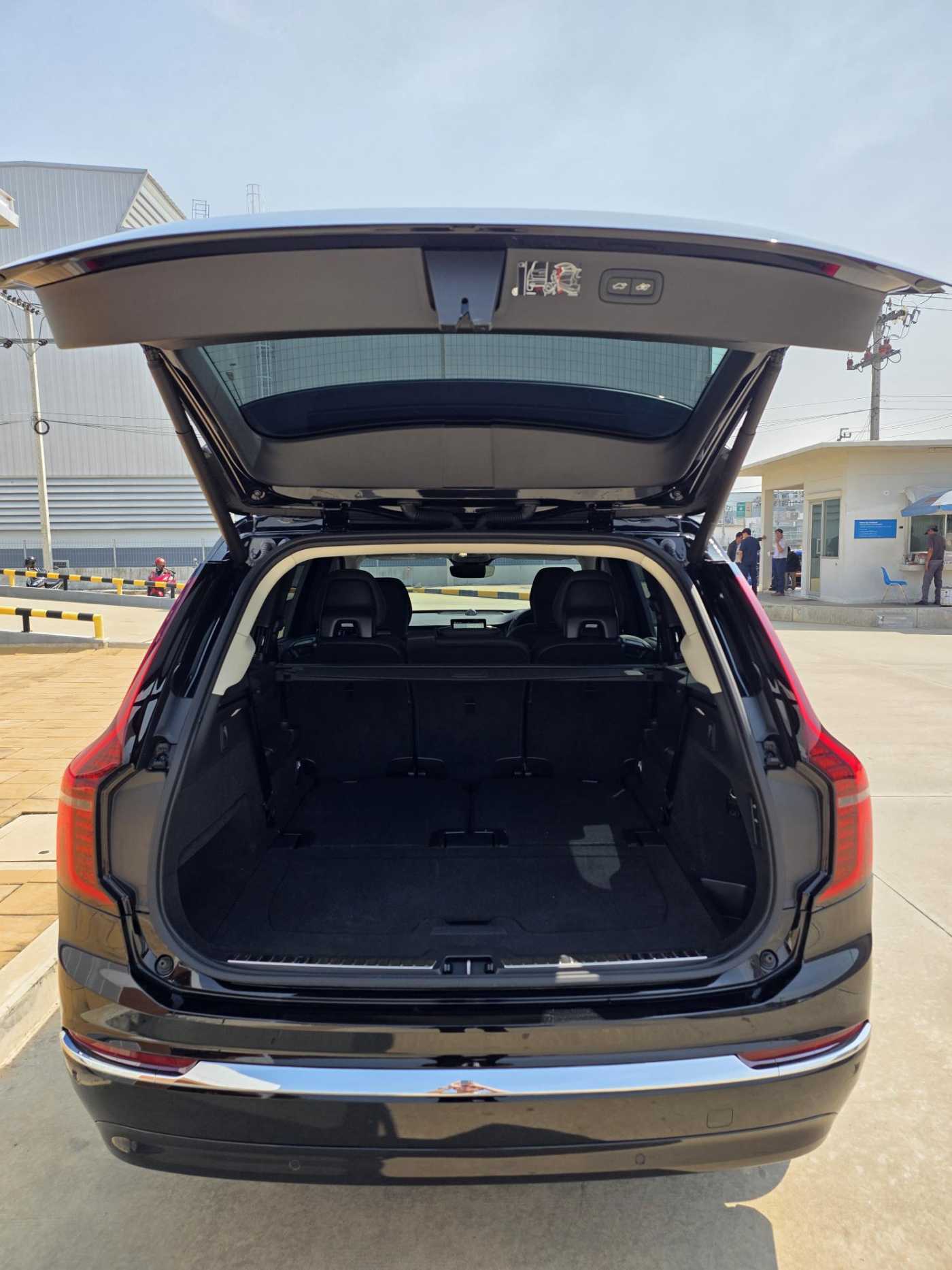 Volvo  Ultra - T8 Plug-in Hybrid Bright (MY25)